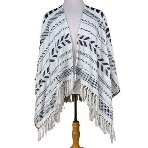 American Eagle Women's Cotton Black Geometric Fringe Poncho One Size